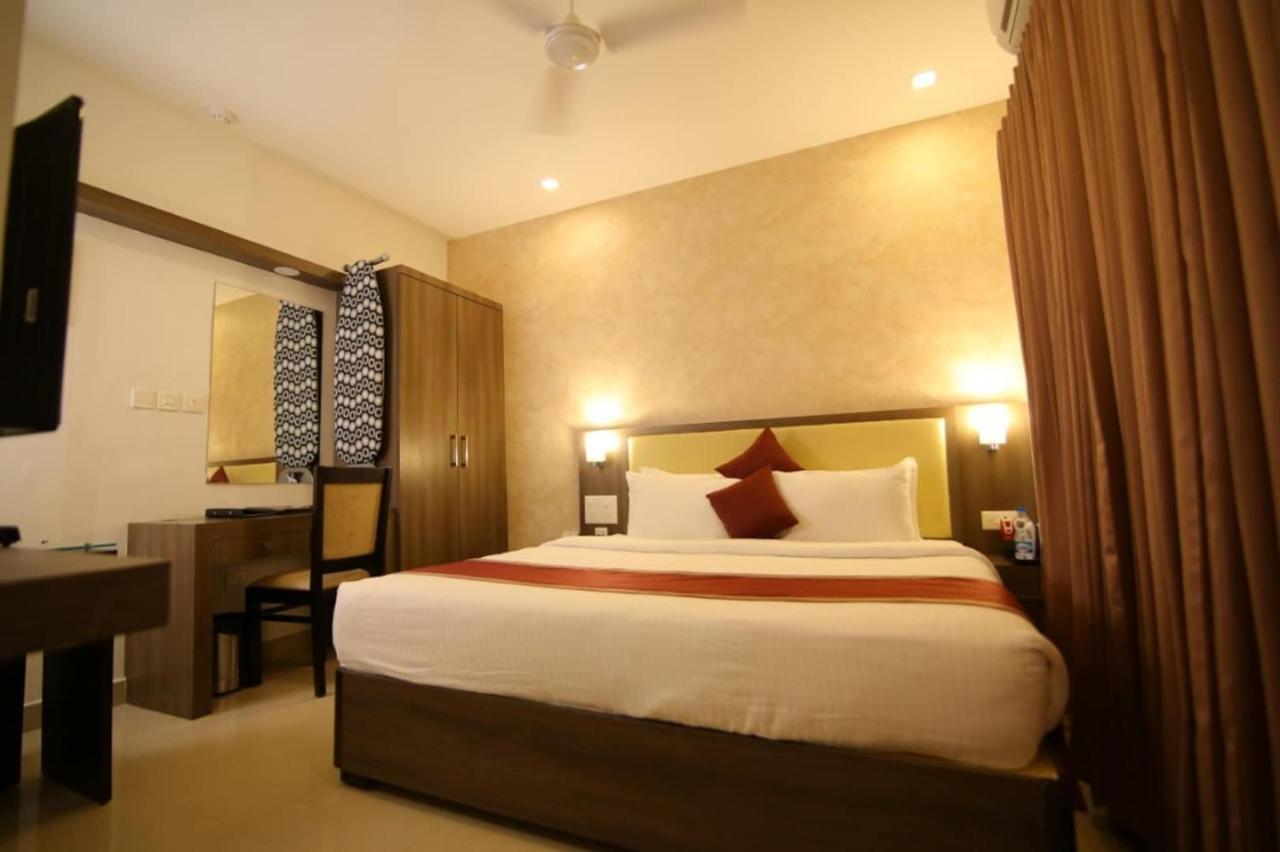 Hotel Monarch Kozhikode Exterior foto
